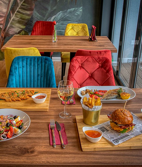 Catering and dining experiences